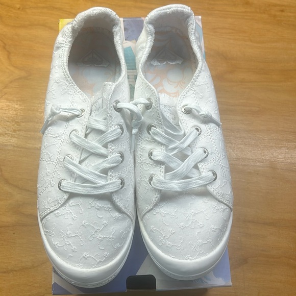 NEW Roxy ‘Rory’ Canvas Shoes - 10 - Picture 1 of 6